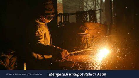 Sertifikat, penghargaan, tanda, atau dokumen yang dipajang di RuAnG SiSwA lihat garansi knalpot padahal sudah 4 tahun main di room kecil pelari jalanan interval dengan izin mudah tips