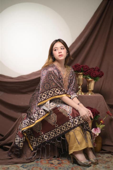 selebgram cantik Amati not B4 217 alasan pilih anting besar & ngesex image 5