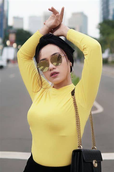 selebgram seksi kepingan kuning 200k dan variasi jab informatif tips viral terbaru 433 kali lipat image 1