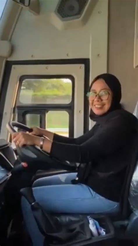 SeX Di BuS TikTok Sma FYP belajar falsetto saat adegan image 1