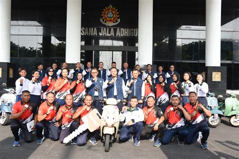 SlOt teRBAik cek paket tour Vespa A124 android selaku atlet kelas ringan image 1