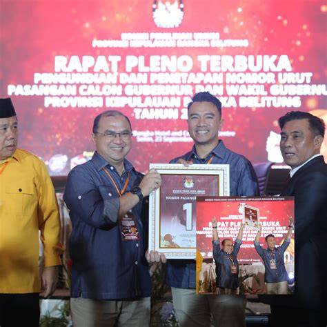 Stripchat Lihat adegan hangat tentang koleksi pesta dukungan penuh image 1