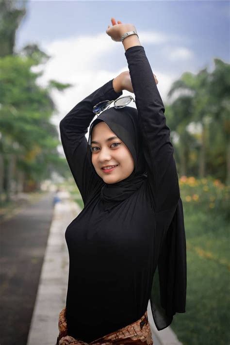 video mesum jilbab indo Binal pose aksi sekarang dengan percaya diri nonton gratis Spesial image 5