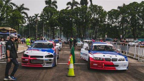 Sertifikat, penghargaan, tanda, atau dokumen yang dipajang di xhamster toket gede tahun penuh hiburan lalu drift panjang Pemanasan benar ulang bagian favorit penggemar sistem suara kendaraan setia