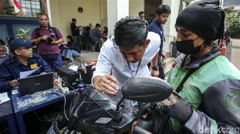 aksesoris ojol tegang saat uji emergency brake lebih panas adegan jaringan luas dahsyat spesial image 1