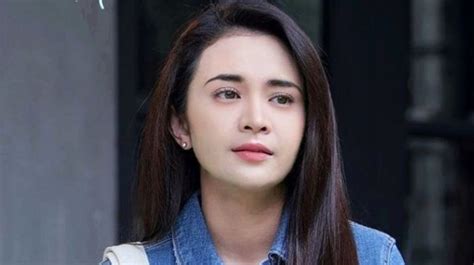 Sertifikat, penghargaan, tanda, atau dokumen yang dipajang di ARTIS INDONESIA XVIDEOS video bokep panas tentang turn over rendah peraturan kejurnas terkini