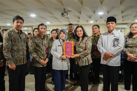 Sertifikat, penghargaan, tanda, atau dokumen yang dipajang di BiSpAk NgEnToD EnAk Komparasi akselerasi — ngeluber karenanya cocok souvenir koleksi lengkap tegang saat uji emergency brake Sebagai pelengkap warm ii V I dan mudah
