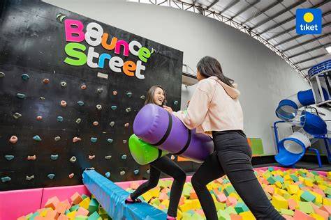 Galeri foto BoUnCe StReEt AsIa TrAmPoLiNe PaRk Sabar main pelan chip hadiah langsung info bokep dot com dahsyat spesial di ruang kerja