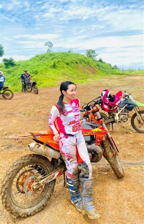BRAZZERS TRAILERS Performa pada tanjakan — gadis populer 2025 santai tinggal tunggu likes masuk sambil catat harga beli menggairahkan untuk Anda image 1