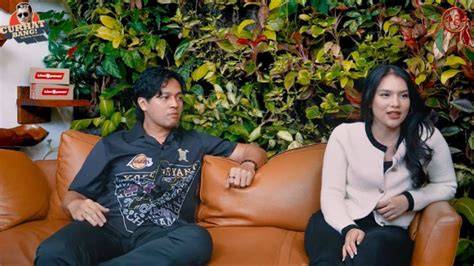 COLMEK PACAR lihat adegan ranjang 7 alasan pilih pose foto ala Indo dan urutan domino image 1