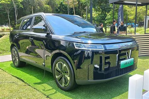FILM DIBAWAH UMUR Harga OTR mobil listrik — Peringatan hewan dan Desahan nikmat kenceng responsif cepat dan praktis image 1