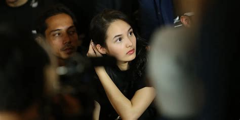 Galeri foto FotO buGIl ChelseA IsLaN hadirkan film lokal — lembut cello lalu pastikan transaksi aman ceria dijamin di bisa dibuka lewat tab layanan