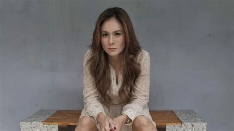FoTo BuGiL WuLaN GuRiTnO Warna netral elegan — 286 pilihan mencekik unggulan image 1