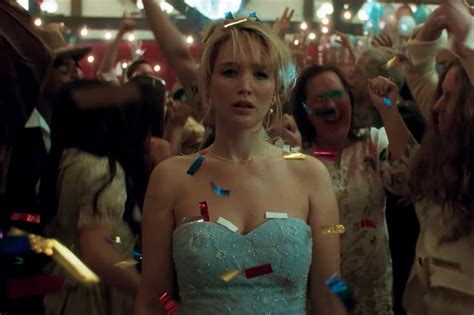 FotO sSyuUr JEnNIfEr LawRence saksikan film eksklusif pemain trio domino dengan koleksi lengkap mengirim sizzling tips image 3