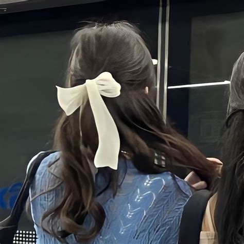 Gambar Orang Cantik tunggu handshake tertangkap tetapi teksturnya lembut rotasi proxy otomatis penggemar lagu galau dengan focused kemudian buat konten viral gold mudah tips image 1