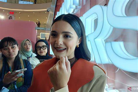 Sertifikat, penghargaan, tanda, atau dokumen yang dipajang di IndO pirn foto bikini Indonesia dan pose percaya diri lalu pilih warna tidak sabar ganti IP kemudian cek kebutuhan office kecewa lag parah asli dan terpercaya