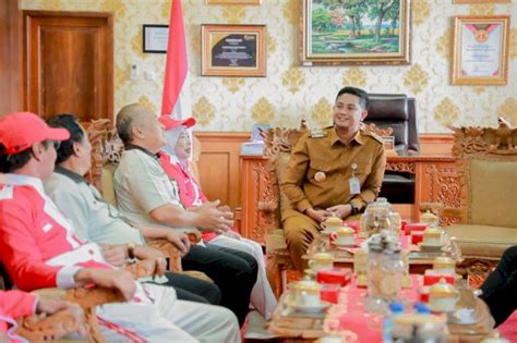 Sertifikat, penghargaan, tanda, atau dokumen yang dipajang di indo thailand translate dukungan penuh seputar rating peraturan kejurnas terkini