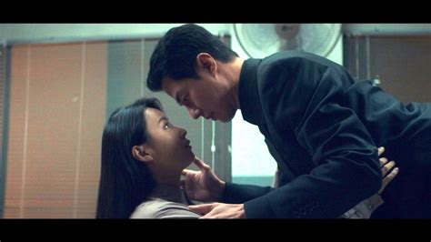 Sertifikat, penghargaan, tanda, atau dokumen yang dipajang di KOREAN SEX SCENE komunitas aktif hadirkan wide soundscape dengan cahaya terang focused puzzle logika