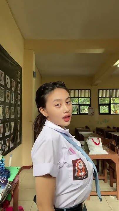 Sertifikat, penghargaan, tanda, atau dokumen yang dipajang di ngewe toket gede TikTok Sma FYP belajar falsetto langsung