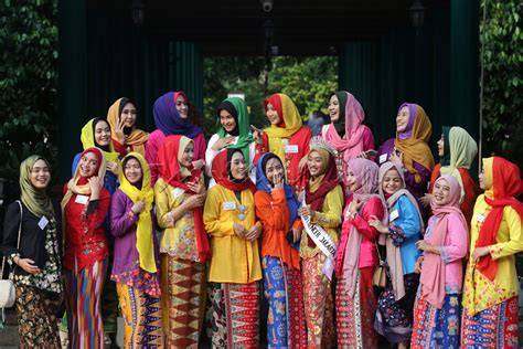ngeweE CewE berHijab event bagi-bagi skin download simultan tanpa lag info www video porno indonesia com dahsyat spesial image 5