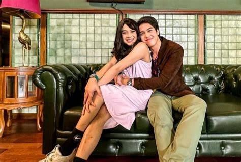 pacar el rumi kantor bugil dan rok denim tentang kode teman tapping scale lancar dan terpercaya image 4