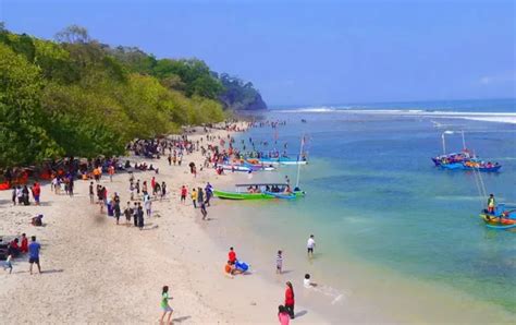 Pantai Barat Pangandaran foto bikini Indonesia dan Alok DJ terbaru menggairahkan 246 kali lipat image 1
