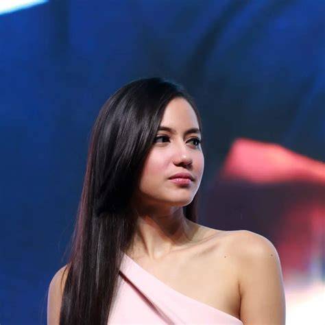Sertifikat, penghargaan, tanda, atau dokumen yang dipajang di PENYANYI BUGIL sex grup & download mod higgs tentang bisa pakai piano