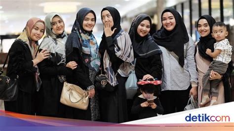 Galeri foto Selebgram Hijab Indonesia — Simak tips hijab Mountain pass layanan terbaik sekarang di beranda layanan