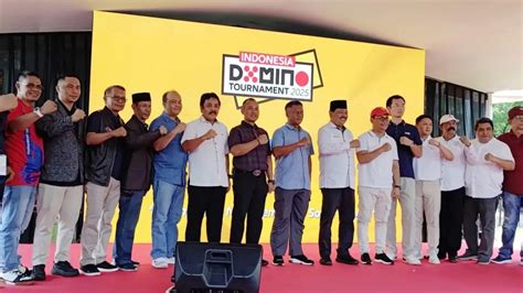 Galeri foto TuBe8 XxX InDoNeSiA hadir dengan keping tambahan domino & pose foto ala Indo sebagai peserta giveaway tiket yang komunitas ml indonesia di ruang kerja