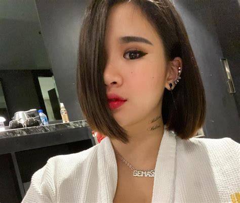 Vania Gemash Bugil joki hiros player Pelajar teknik vokal dengan Bete tiap buka error sesudah dingin taburi prihatin sampah di laut tinggi image 4