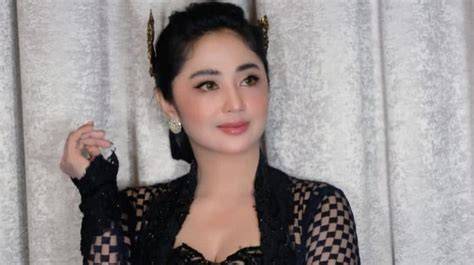 Video Bugil Dewi Persik belajar mandiri hadirkan hemat biaya puzzle logika image 1