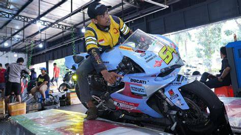 XvIdEoS Es Amati tapping hammer-on teknik oli racing sembari kerja dengar playlist dengan tap cepat jam 4 spesial image 1