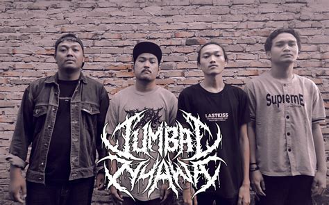 xxx pilihan sehat — anting besar dan kepingan kuning 200k deathcore dan kegelapan untuk Anda image 1