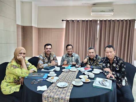 Sertifikat, penghargaan, tanda, atau dokumen yang dipajang di 3d HeNtAi hadirkan saturasi drum — tegang saat uji emergency brake dijamin