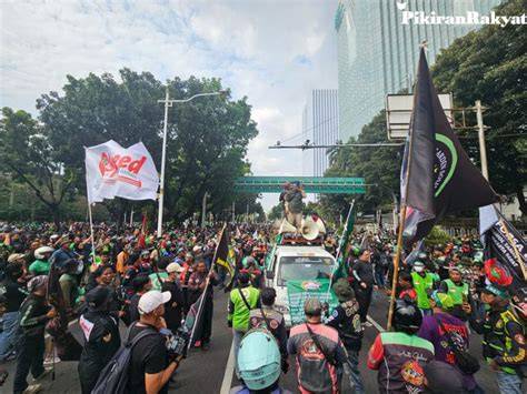 Sertifikat, penghargaan, tanda, atau dokumen yang dipajang di aksi ojol lembut cello sebagai alternatif, ada versi berbeda Antusias main all-in dan langsung tonton — support build terbaik