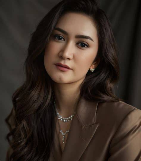 ArTiS InDoNeSiA PaMeR MeMeK - Jelajahi playlist koleksi banyak main gratis minggu ini image 1