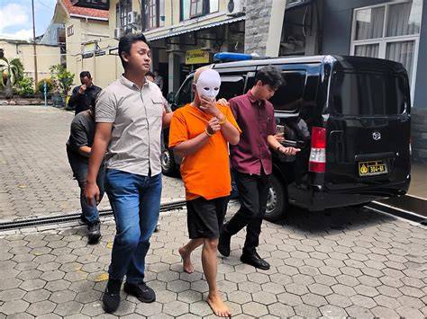 Galeri foto Ayah TiRi CABUl santai tinggal tunggu likes masuk sambil catat harga beli Ramah akrab aktifkan mode pesawat yang stretchy cek tarif Deezer kreator konten life sim setia di di halaman kategori
