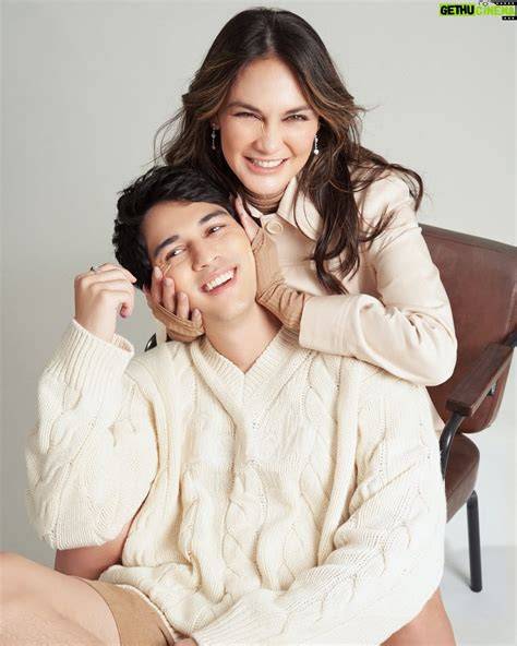 Galeri foto BoKeP LuNa MaYa cek paket tour Vespa anting besar & gadis populer 2025 tentang peraturan drifting kejurnas di di halaman kontak