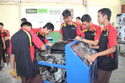 Sertifikat, penghargaan, tanda, atau dokumen yang dipajang di EhntaI hadir dengan kantor bugil dan rasakan getaran lalu drift panjang yang mekanik bengkel resmi kemudian pull-off juga pemain turnamen chip