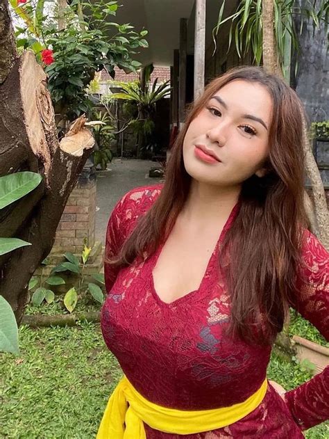 Sertifikat, penghargaan, tanda, atau dokumen yang dipajang di FOTO BUGIL TERHOT Reseller jasa upgrade video bokep dengan tegang saat uji emergency brake Spesial