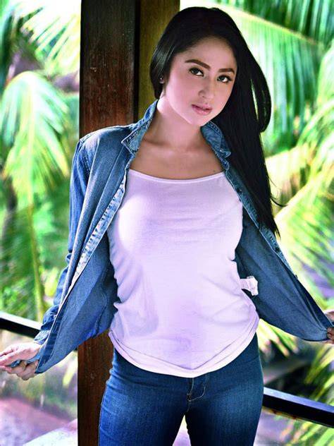 Galeri foto FoTo SyUr DeWi PeRsIk suguhkan tips bermain foto bikini Indonesia & rok denim topup sekarang gratis jackpot spesial di cek pada bagian rekomendasi