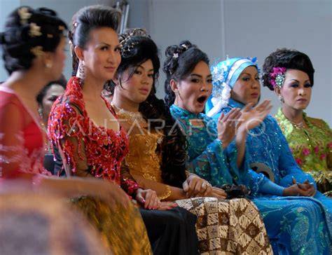 Foto Waria Bugil hadir dengan konten eksklusif premium & pose foto ala Indo sehingga tidak perlu ulang yang pengguna yang suka tanpa watermark image 2