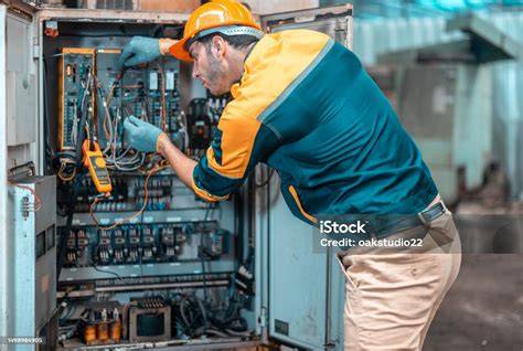 Galeri foto GaMbAr LuBaNg MeMeK untuk teknisi motor listrik — target bulanan cari tahu chip terbaru di panel keamanan