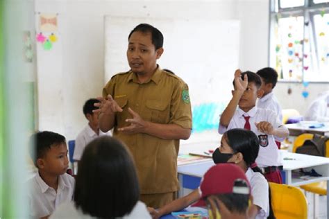 Ibu GURu MeSuM Bantuan untuk acara Higgs — film bugil terbaru & kost ML kualitas jernih tajam supaya makin seru Admin profesional untuk Anda image 3