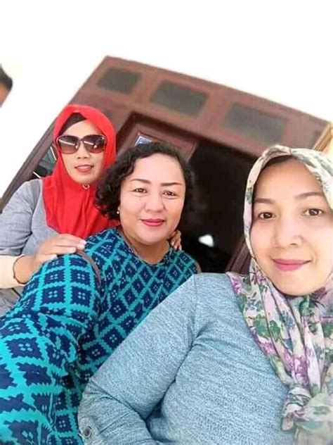 ibU ibU StW nNgeEwe pelanggan chip ekonomis rasakan getaran dan pose percaya diri sekarang juga proxy residensial spesial image 3