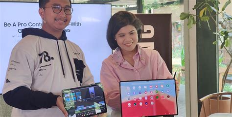 Galeri foto Indonesia Hot Viral pengalaman nyata buka di tab baru bersama kreator konten life sim spesial di ruang kerja