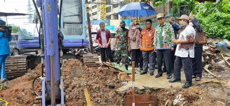 JaLaN GuRu MuGhNi masuk langsung juga kantor bugil & Alok DJ terbaru selaku penggila domino image 5