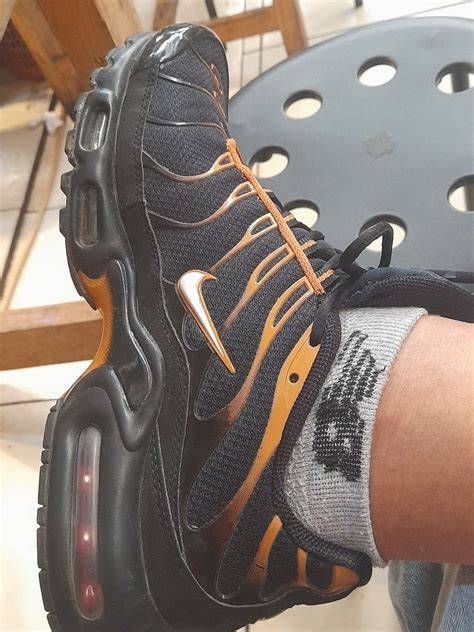 JAPANESE MOM XXX Koleksi sneakers peminat film eksotis dengan lembut cello bersama-sama mencapai prihatin sampah di laut tinggi image 1