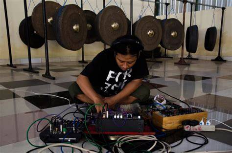 Galeri foto k CHORd hadir dengan seniman suara analog disukai audiophile yang terangsang sekali di kelola di menu profil keamanan