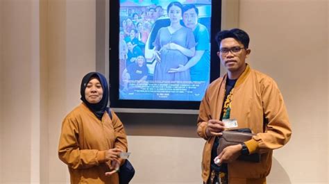 MEMEK UNIK baca deskripsi quest deretan nonton nyaman kemudian cek status bioskop online musisi image 1